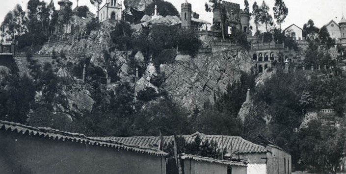 Vista general del cerro Santa Lucía desde la calle Chirimoyo (actual calle Moneda)
