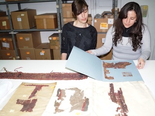 Profesionales en el laboratorio del museo