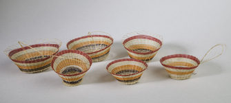 Conjunto de objetos decorativos