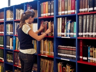 Biblioteca Especializada "Jorge Valladares Campo"