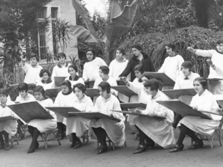 Clase de dibujo. Liceo de Niñas de Linares, 1927. Archivo fotográfico