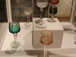 Vitrina con copas modelo Rhin