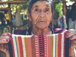 Tejedora de Comunidad Indígena "Yastay" de Juntas de Valeriano