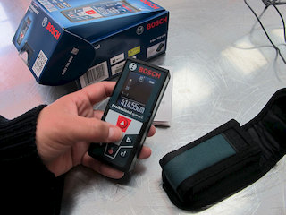 Práctica del modo medición en huincha láser.