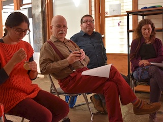 Diálogos en Movimiento: Niebla en la Historia