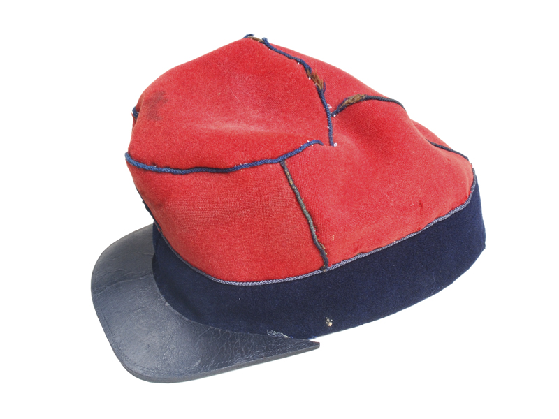 Gorra militar usado por soldados chilenos que combatieron en la Guerra del Pacífico.