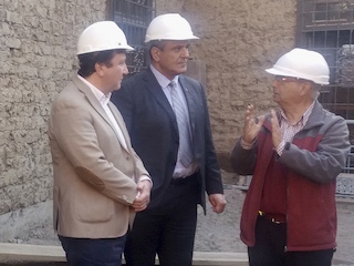 Autoridades durante el recorrido de las obras de restauración