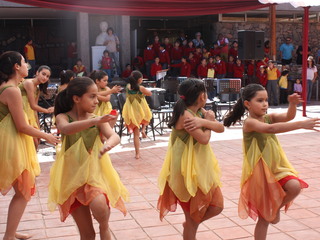 Título entre 66 y 75 caracteres (sin punto final y con mayúsculas y minúsculas)