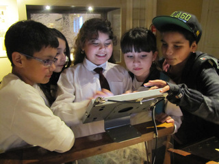 Aplicando tablet multimedia.