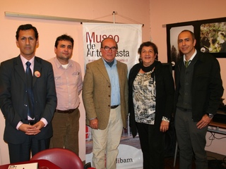 Panelistas invitados al foro panel.