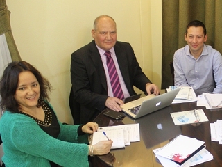 John González, junto a las autoridades del AN. John González, junto a las autoridades del AN.