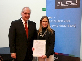 Firma de convenio Universidad Adolfo Ibáñez con el Museo de Historia Natural de Valparaíso