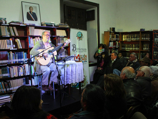 Música y poesía con Eduardo Peralta