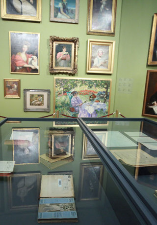 Modos de leer en rotonda, segundo piso MNBA