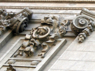 Detalle ornamental sector anfiteatro MNBA