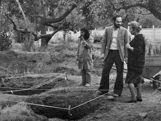 Nieves Acevedo, Rubén Stehberg y Grete Mostny, 1974.