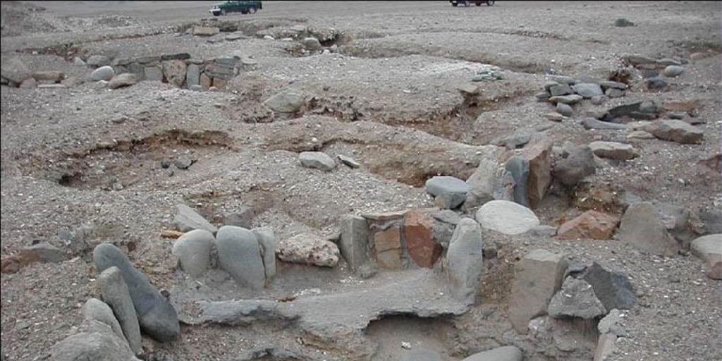 Recinto semisubterráneo, Aldea Caleta Huelén 42, desembocadura Río Loa