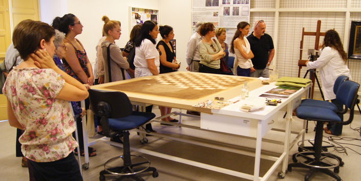 Visita guiada al Laboratorio de Pintura, 2012.