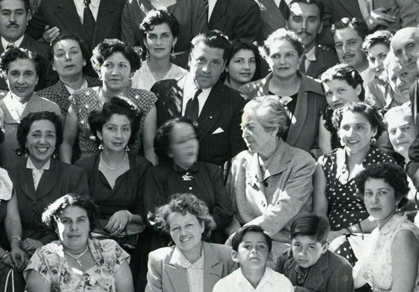 Acto en la plaza de Vicuña, 1954 (detalle). Acto en la plaza de Vicuña, 1954 (detalle).