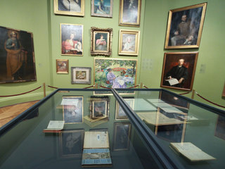 Modos de leer en rotonda, segundo piso MNBA