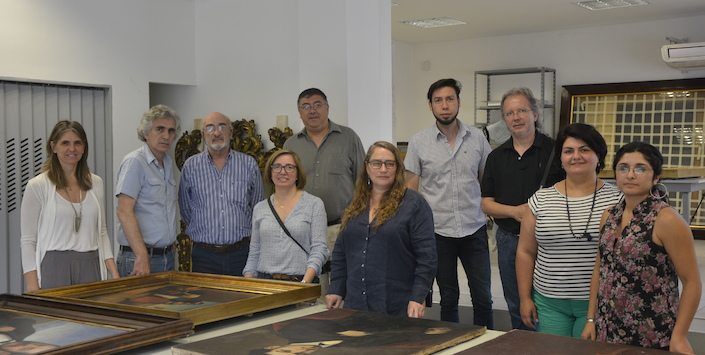 Equipo de Investigadores chilenos y argentinos en el Museo Franklin Rawson.