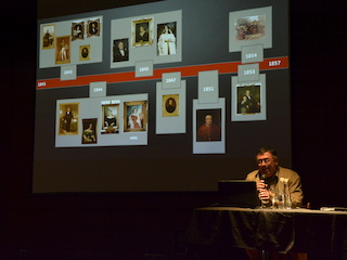 Juan Manuel Martínez, expone estudios de caso de algunas pinturas de Monvoisin.