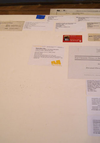 Reverso de la obra "Elevado"