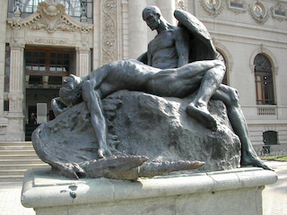 Escultura en exterior del MNBA