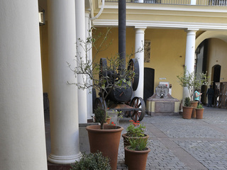 Renovación del patio colonial del MHN.