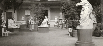 Hall central del Museo de Bellas Artes alrededor de 1920