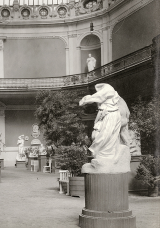 Hall central del Museo de Bellas Artes alrededor de 1920