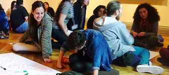 profesores en sala exhibición MNBA