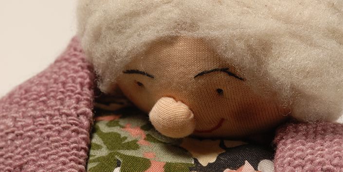 Danica Toro Peñailillo. Muñeca de trapo. Santiago, 1996. Colección de Artes Populares y Artesanía Danica Toro Peñailillo. Muñeca de trapo. Santiago, 1996. Colección de Artes Populares y Artesanía