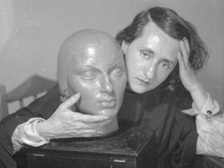 Retratos de Laura Rodig. Alfredo Molina Lahitte (1930). Biblioteca Nacional.