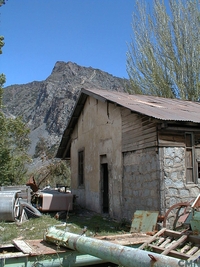 Construcciones existentes a lo largo del trazado del ferrocarril de Puente Alto a El Volc�n (Estaci�n de ferrocarril El Romeral)