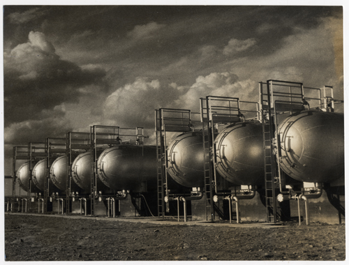 Tierra del Fuego: estanques para gas licuado de petrleo en Manantiales