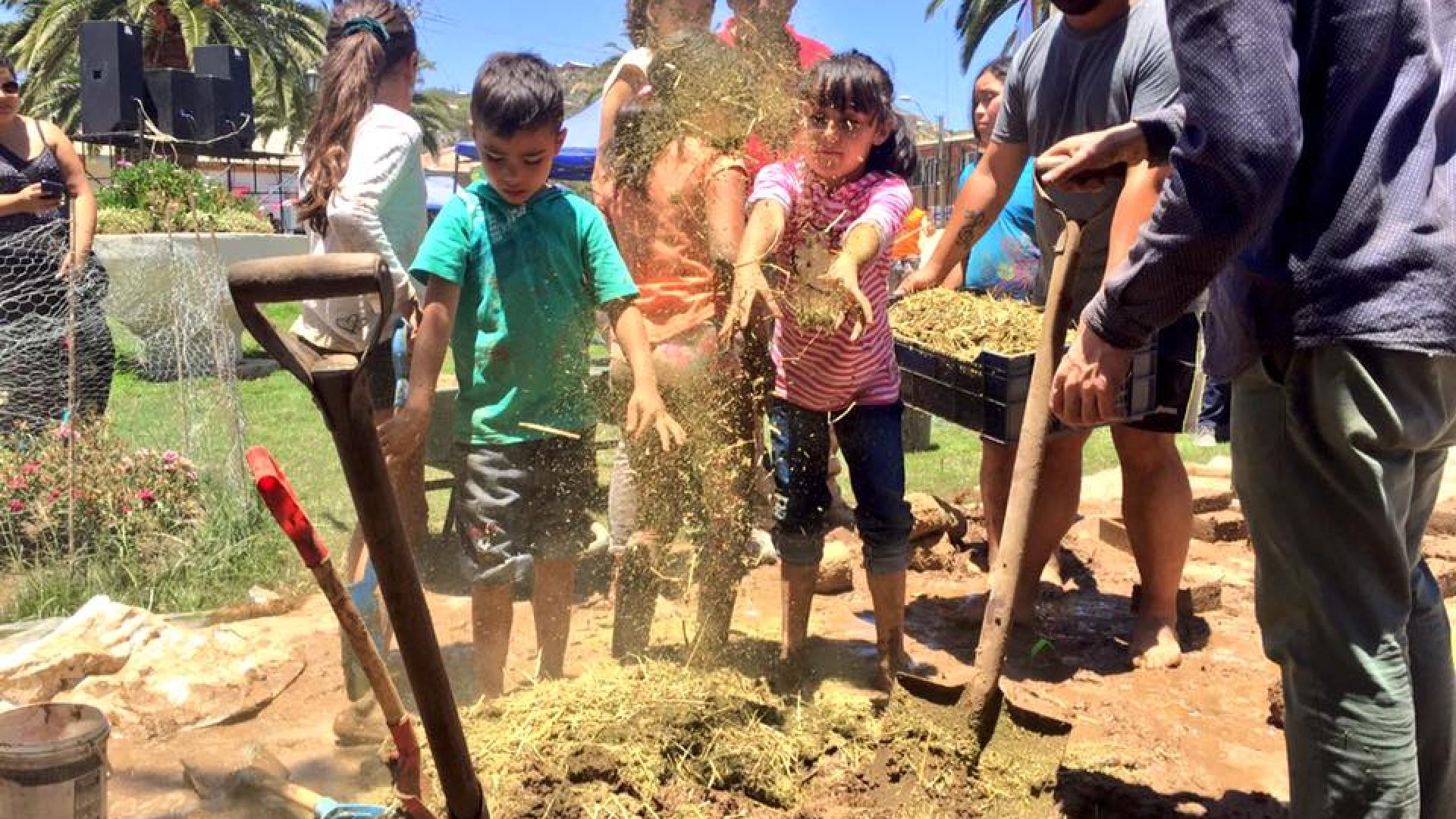Imagen de Participa en la 1era Fiesta del Adobe en Santiago