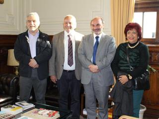 Director de la Dibam, �ngel Cabeza, junto a representantes de la Anef