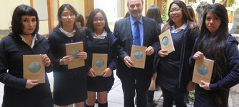 "Lucila Gabriela, la voz de la maestra"