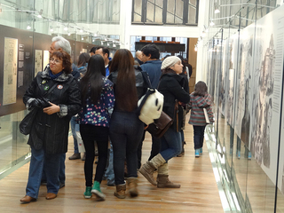 Visitantes en la Biblioteca Nacional.