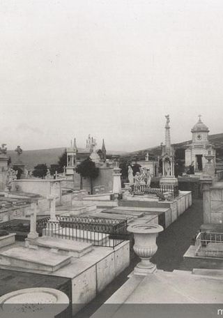 Cementerio en Valpara�so por Harry Olds (1900).