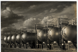 Tierra del Fuego: estanques para gas licuado de petróleo en Manantiales