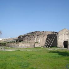 Imagen del monumento Construcciones y parque de la antigua bodega de vinos de la ex Viña San Carlos