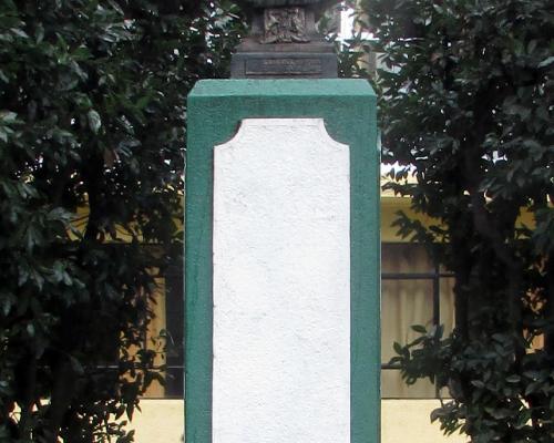 Imagen del monumento GabrieLa Mistral