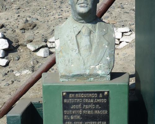 Imagen del monumento José Papíc R.