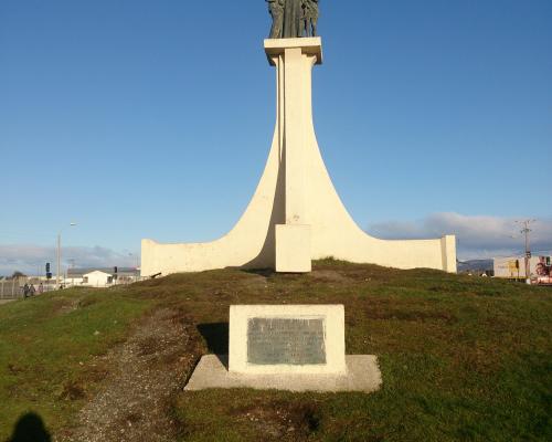 Imagen del monumento A San Juan Bosco
