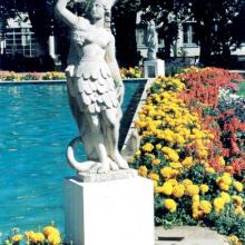 Imagen del monumento Esculturas y espejo de agua, ubicadas en la plaza de Armas de Angol