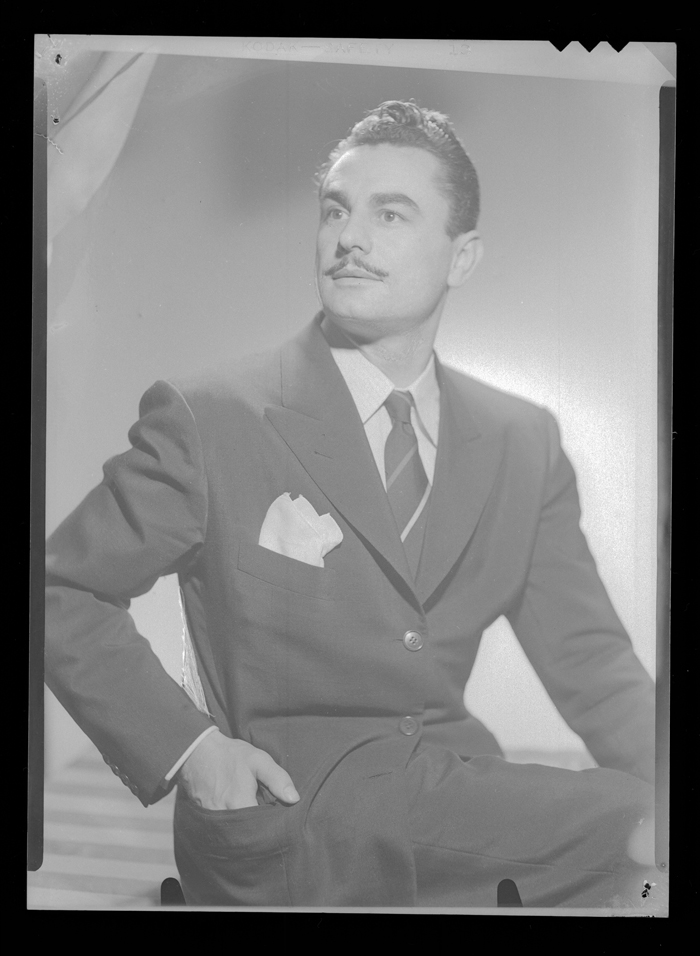 [Actor de radioteatro]