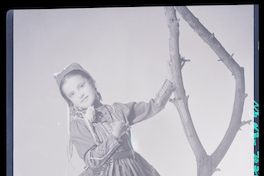 [Norita con vestido de baile regional]