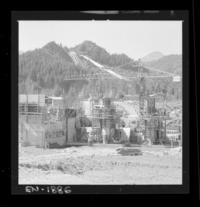 [Casa de máquinas en una segunda etapa : Construcción de bocatomas para aguas de riego provenientes de las Centrales Antuco y Abanico]